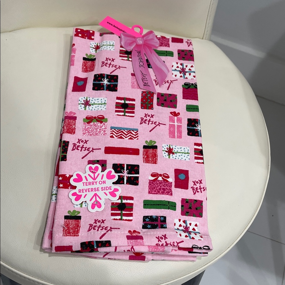 Betsey Johnson Pink/Red/Green Christmas "Gifts" Set of 2 Kitchen Towels